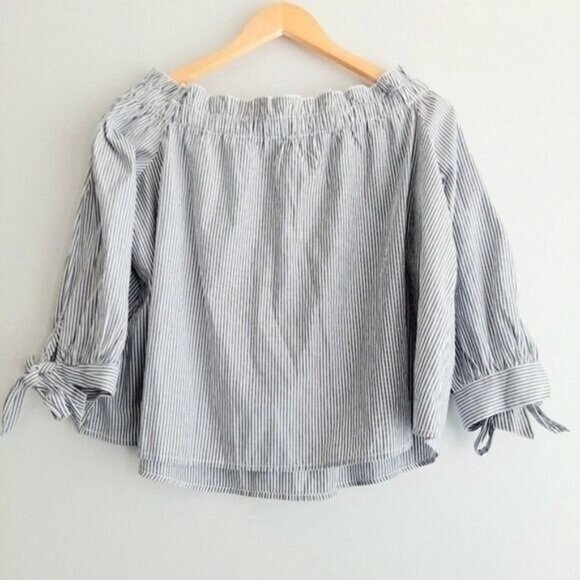 AMERICAN EAGLE Off Shoulder Smocked Blouse Pin Striped Top Sz M - Picture 9 of 14